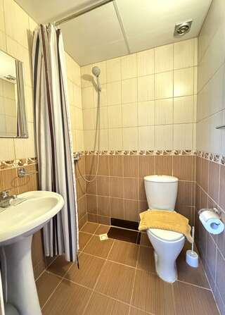 Гостиница Дивный Дивноморское Двухместный бюджетный номер с раздельными кроватями (4 этаж)-7