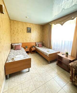 Гостиница Дивный Дивноморское Двухместный бюджетный номер с раздельными кроватями (4 этаж)-3