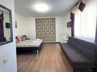 Гостиница Дивный Дивноморское Семейный улучшенный 2+2 с диваном (без вида из окна)-1