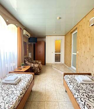 Гостиница Дивный Дивноморское Двухместный бюджетный номер с раздельными кроватями (4 этаж)-6