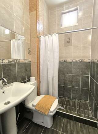 Гостиница Дивный Дивноморское Двухместный номер комфорт без балкона, с доп местом-6