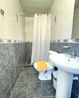 Гостиница Дивный Дивноморское Двухместный бюджетный номер с двуспальной кроватью (4 этаж)-6